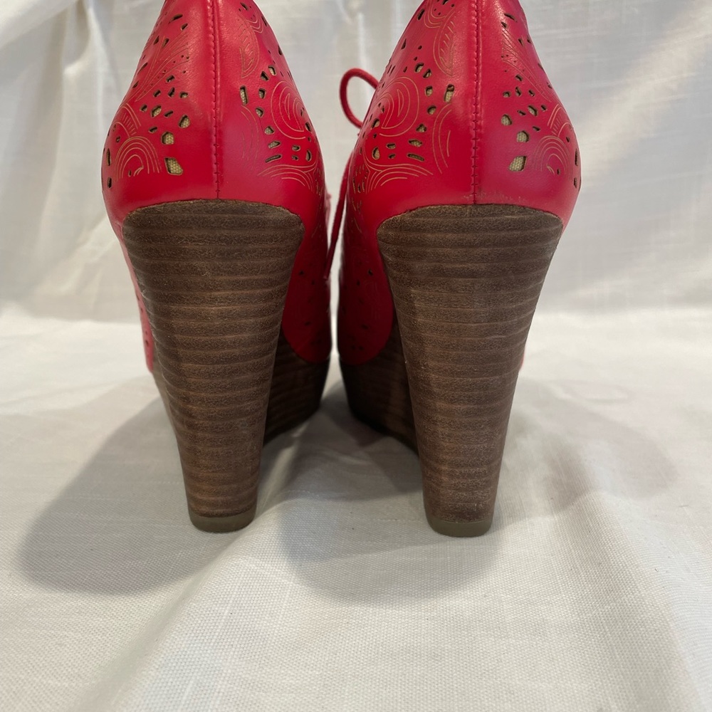 Red Restricted wedges size 8 - Picture 7 of 11